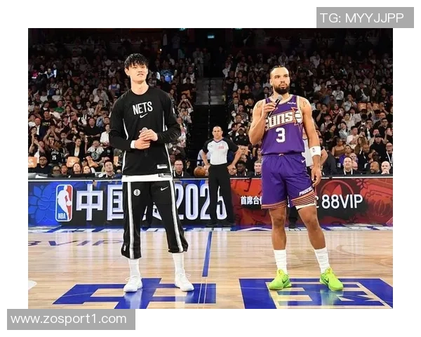 曾凡博全力以赴抢断狄龙皮球倒地争抢引发犯规争议 曾凡博全力以赴抢断狄龙皮球倒地争抢引发犯规争议